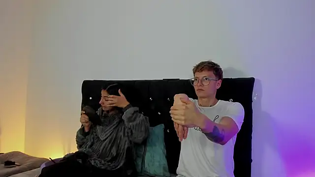 Snapshot of A_sexy_couple__ chatting on November 12, 2025, 8:41 pm A sexy couple online show from November 12, 2025, 8:41 pm