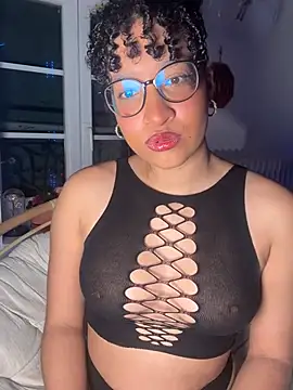 Snapshot of Lauyako chatting on March 4, 2026, 2:56 pm Lauyako online show from March 4, 2026, 2:56 pm