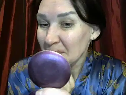 PrettyAndWild online show from December 5, 2024, 2:55 pm