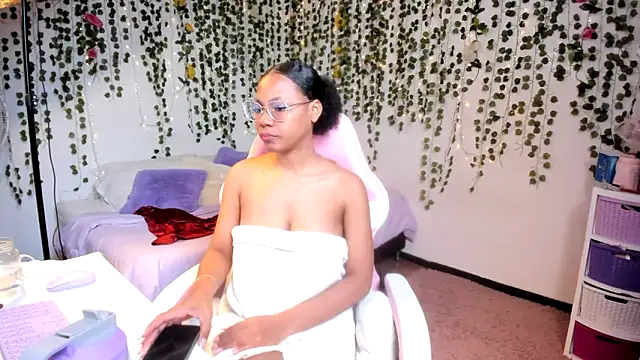 violeta milleer online show from September 24, 2025, 3:37 pm