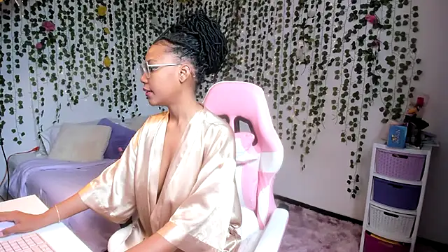 violeta milleer online show from November 7, 2025, 3:34 pm