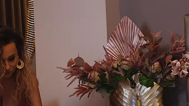 SharonStarr online show from December 4, 2024, 12:41 am