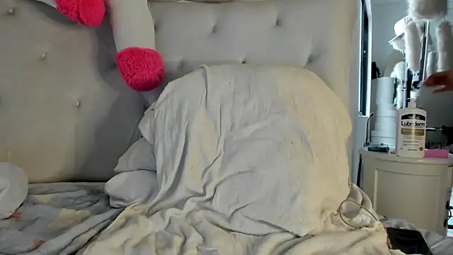 Snapshot of Burlesque_XlX chatting on September 15, 2025, 2:06 pm Burlesque XlX online show from September 15, 2025, 2:06 pm