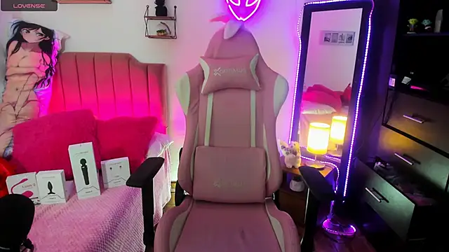 Snapshot of lilly_sweett chatting on January 13, 2025, 6:06 am lilly sweett online show from January 13, 2025, 6:06 am