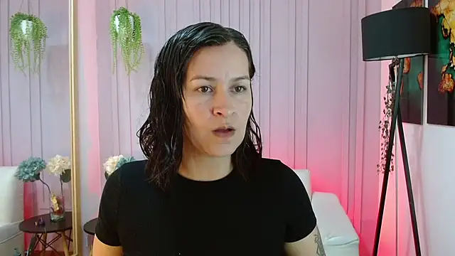 Britney taylor  online show from February 5, 2025, 6:59 pm