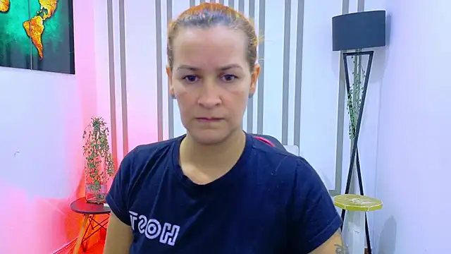 Britney taylor  online show from November 5, 2025, 10:21 pm