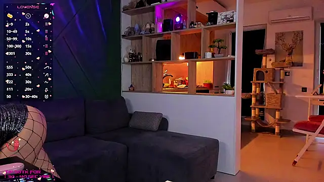 Snapshot of _alleyesonme_ chatting on February 1, 2025, 1:30 pm alleyesonme online show from February 1, 2025, 1:30 pm