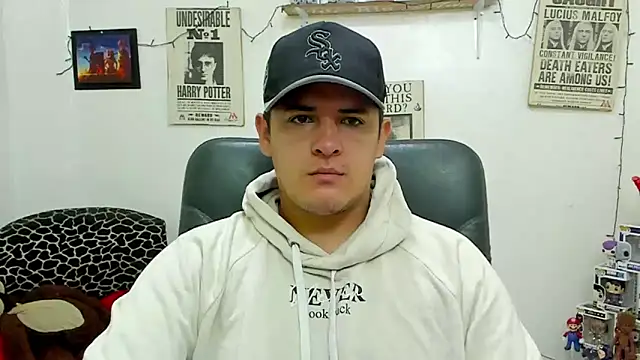 Snapshot of ney_22 chatting on January 27, 2025, 12:26 pm ney 22 online show from January 27, 2025, 12:26 pm