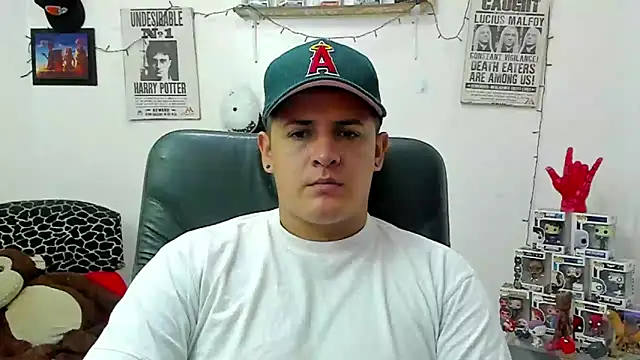 Snapshot of ney_22 chatting on March 10, 2025, 1:21 pm ney 22 online show from March 10, 2025, 1:21 pm