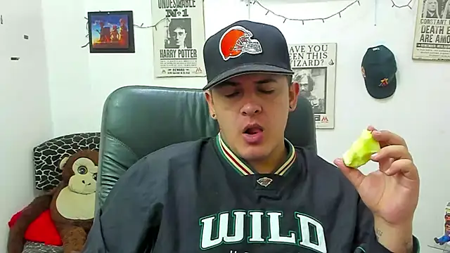 Snapshot of ney_22 chatting on March 15, 2025, 11:28 pm ney 22 online show from March 15, 2025, 11:28 pm