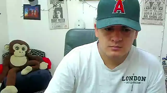 Snapshot of ney_22 chatting on March 18, 2025, 1:31 pm ney 22 online show from March 18, 2025, 1:31 pm