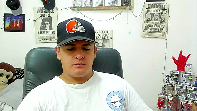 Snapshot of ney_22 chatting on March 21, 2025, 2:18 pm ney 22 online show from March 21, 2025, 2:18 pm