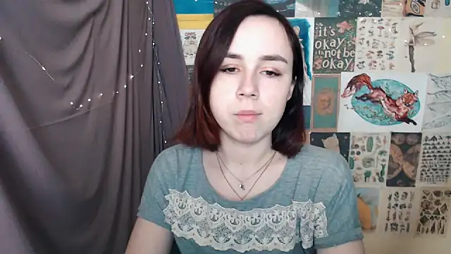 Snapshot of VeryVeryVeryShy_ chatting on February 2, 2025, 6:15 am VeryVeryVeryShy online show from February 2, 2025, 6:15 am