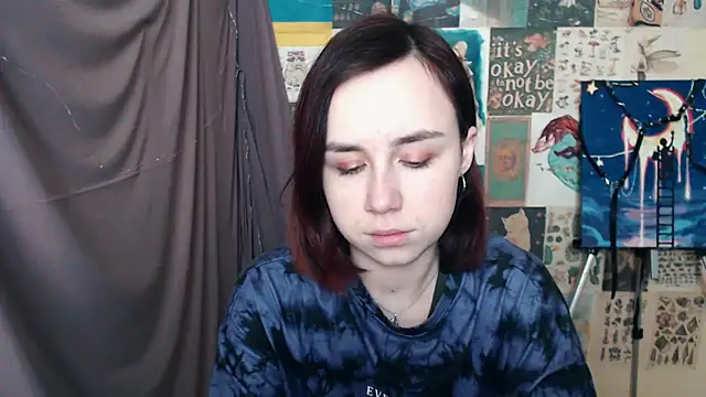 Snapshot of VeryVeryVeryShy_ chatting on February 12, 2025, 6:51 am VeryVeryVeryShy online show from February 12, 2025, 6:51 am