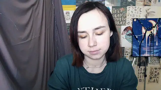 Snapshot of VeryVeryVeryShy_ chatting on February 18, 2025, 7:32 am VeryVeryVeryShy online show from February 18, 2025, 7:32 am