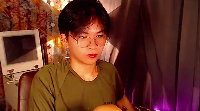 Snapshot of Sexy_Handsome_Drex chatting on December 29, 2024, 6:05 pm Sexy Handsome Drex online show from December 29, 2024, 6:05 pm