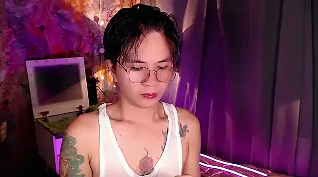 Snapshot of Sexy_Handsome_Drex chatting on December 31, 2024, 9:10 am Sexy Handsome Drex online show from December 31, 2024, 9:10 am