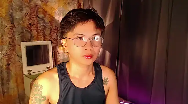 Snapshot of Sexy_Handsome_Drex chatting on February 1, 2025, 9:00 am Sexy Handsome Drex online show from February 1, 2025, 9:00 am