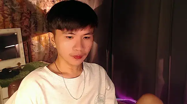 Snapshot of Sexy_Handsome_Drex chatting on February 12, 2025, 11:29 am Sexy Handsome Drex online show from February 12, 2025, 11:29 am