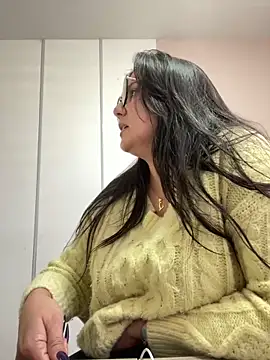 SWEETLILY18 online show from January 10, 2025, 3:27 pm