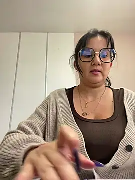 SWEETLILY18 online show from February 4, 2025, 2:21 pm