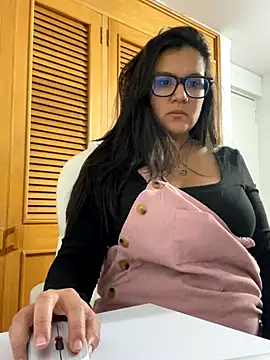 SWEETLILY18 online show from October 7, 2025, 10:40 pm