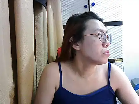 Snapshot of crizzybel chatting on November 7, 2025, 6:52 pm crizzybel online show from November 7, 2025, 6:52 pm