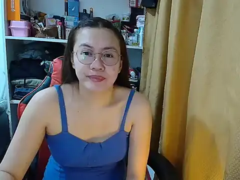 Snapshot of crizzybel chatting on December 17, 2025, 6:19 am crizzybel online show from December 17, 2025, 6:19 am