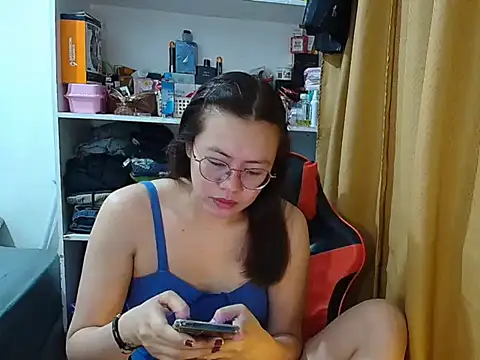 Snapshot of crizzybel chatting on December 18, 2025, 1:33 am crizzybel online show from December 18, 2025, 1:33 am