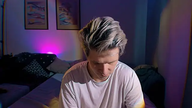 Snapshot of Breston_Sweet chatting on September 18, 2025, 3:58 pm Breston Sweet online show from September 18, 2025, 3:58 pm