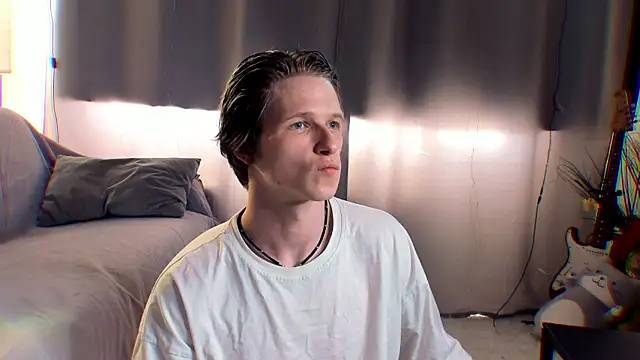 Snapshot of Breston_Sweet chatting on June 12, 2026, 5:01 pm Breston Sweet online show from June 12, 2026, 5:01 pm