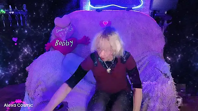 Alexa Cosmic online show from April 19, 2026, 1:05 am