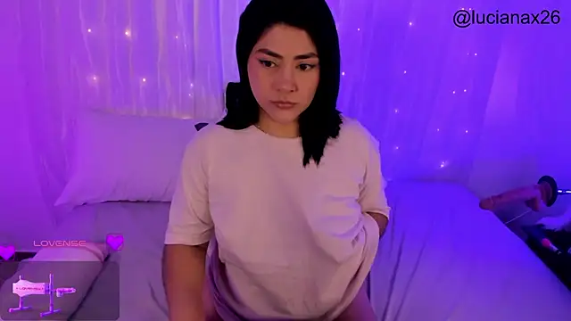 lucy26  online show from November 26, 2025, 2:56 am