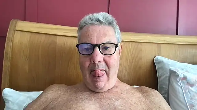 Snapshot of Oldpistolpete chatting on June 14, 2026, 3:25 pm Oldpistolpete online show from June 14, 2026, 3:25 pm