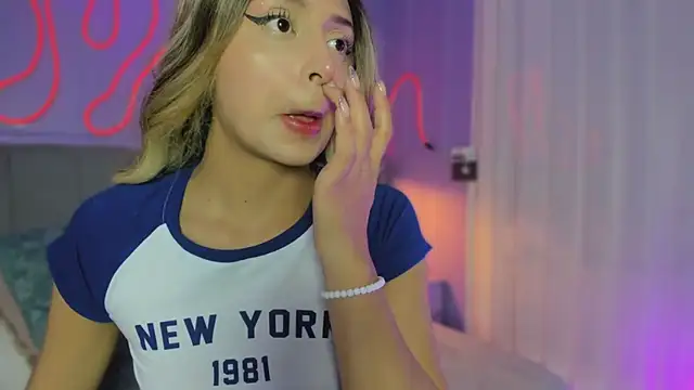 Sofly s online show from November 19, 2025, 12:05 pm