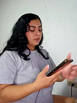 Snapshot of Mary_pinkish chatting on January 8, 2025, 2:03 am Mary pinkish online show from January 8, 2025, 2:03 am