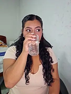 Snapshot of Mary_pinkish chatting on March 20, 2025, 11:56 pm Mary pinkish online show from March 20, 2025, 11:56 pm