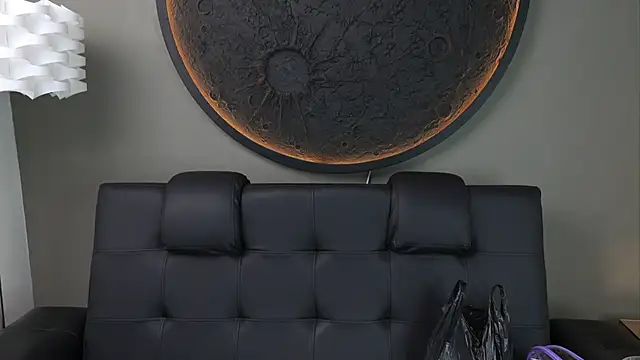 miss vaiolette online show from September 29, 2025, 11:04 am