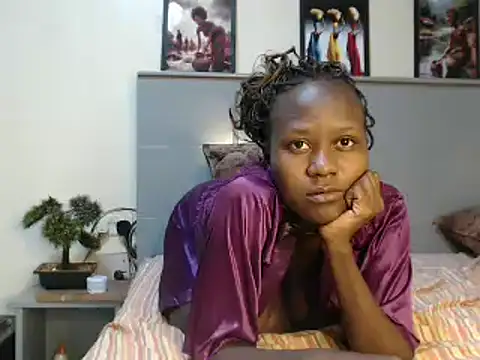 Snapshot of CandyLovesU2 chatting on February 17, 2025, 7:10 pm CandyLovesU2 online show from February 17, 2025, 7:10 pm