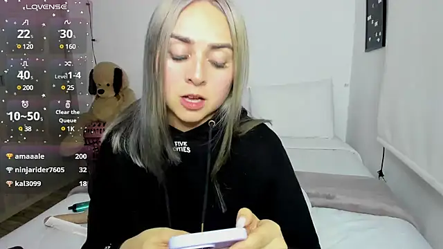 sophi mooreno online show from December 2, 2024, 2:31 am