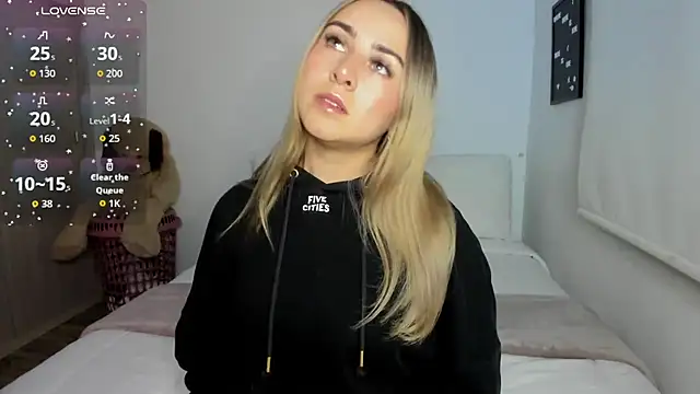 sophi mooreno online show from September 10, 2025, 12:32 am