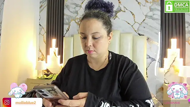 mollieblue69 online show from February 23, 2025, 6:01 pm