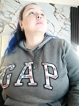 mollieblue69 online show from October 17, 2025, 1:14 pm