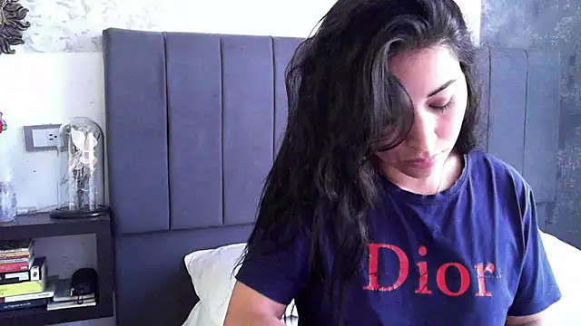 Sweet-Angie online show from March 18, 2025, 5:21 pm