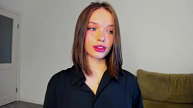 Snapshot of Kossie_ chatting on November 4, 2025, 9:47 pm Kossie online show from November 4, 2025, 9:47 pm