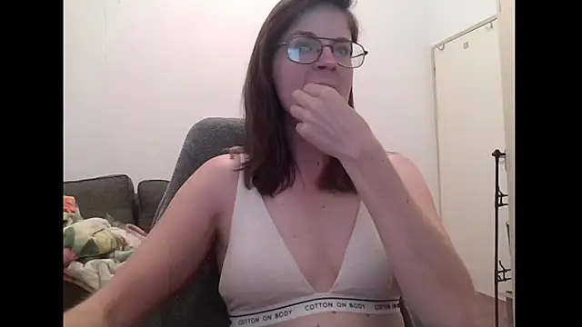 Snapshot of SavannaGirly chatting on February 7, 2026, 10:30 am SavannaGirly online show from February 7, 2026, 10:30 am