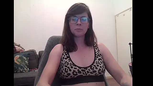 Snapshot of SavannaGirly chatting on February 13, 2026, 12:23 pm SavannaGirly online show from February 13, 2026, 12:23 pm