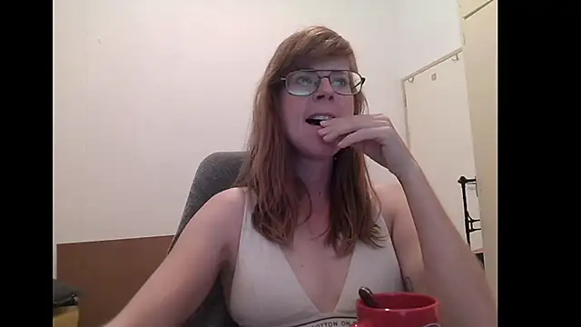 Snapshot of SavannaGirly chatting on June 10, 2026, 7:18 am SavannaGirly online show from June 10, 2026, 7:18 am