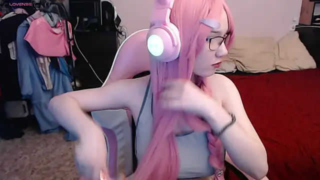 Snapshot of Maya_Viola chatting on March 14, 2025, 9:35 am Maya Viola online show from March 14, 2025, 9:35 am