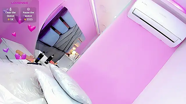 MelanyAlejandra online show from March 14, 2026, 5:02 am